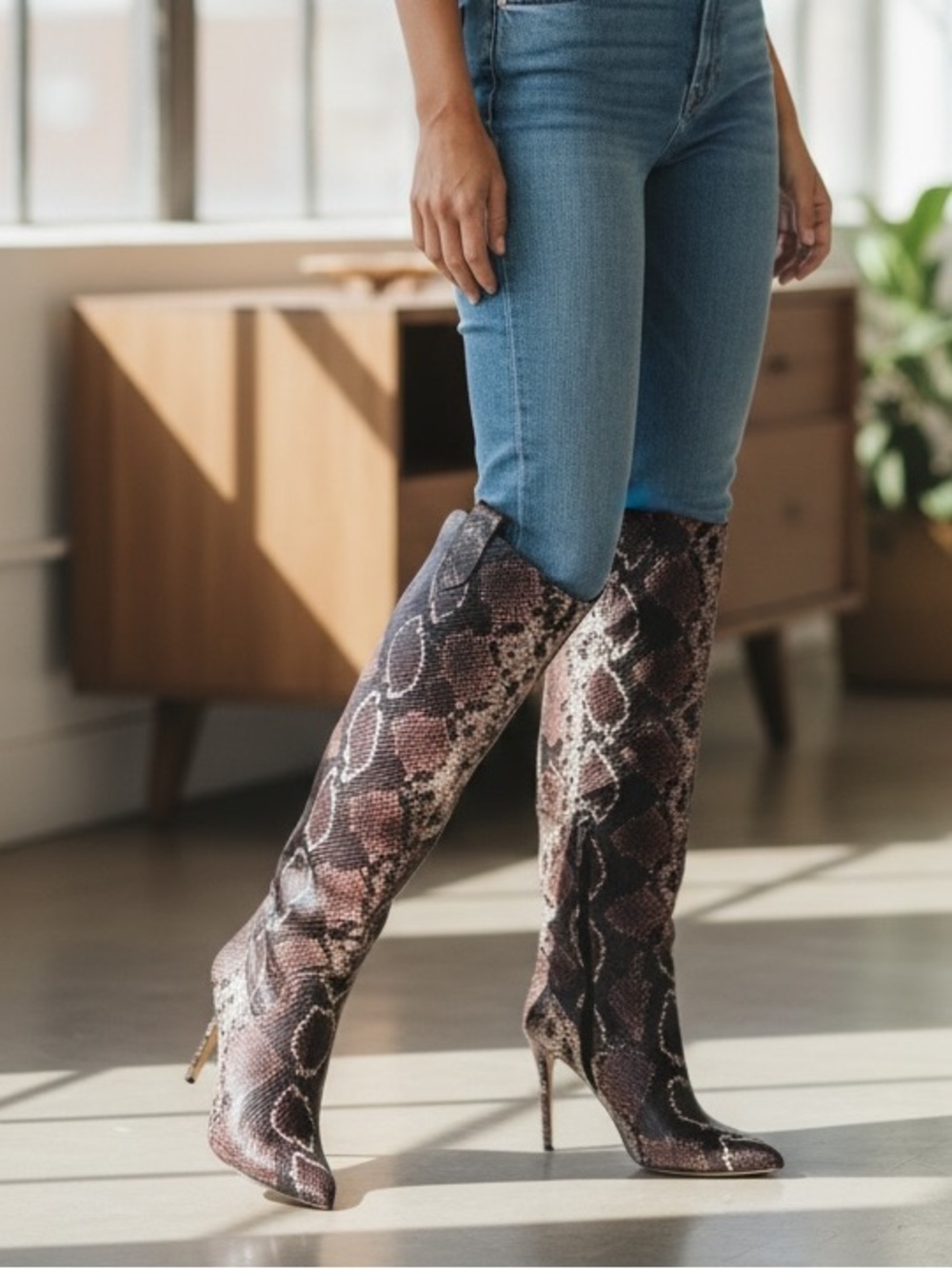 VINCE CAMUTO Leather Kervana Pointed Toe High Heel Dress Boots Snake Print SZ 7